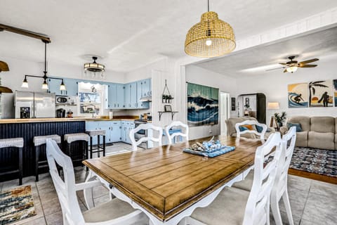 Kitchen or kitchenette, kitchen