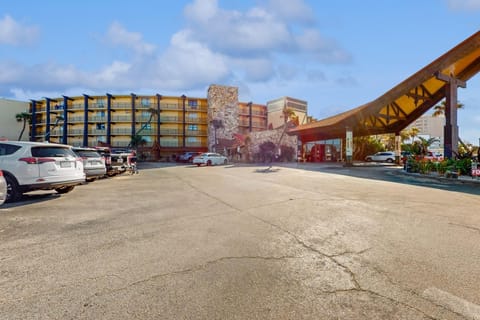 Property building, Day, Parking