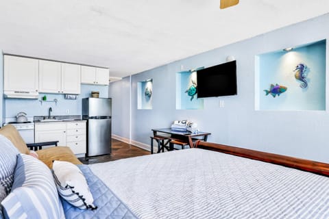 TV and multimedia, Kitchen or kitchenette, minibar