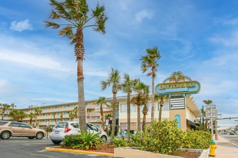 Property building, Day, Parking