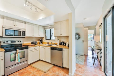 Kitchen or kitchenette, kitchen