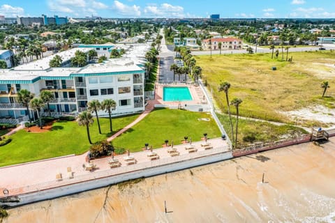 Property building, Day, Bird's eye view