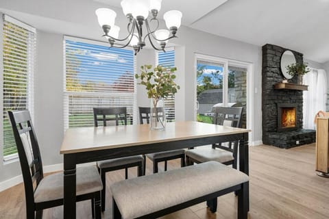 Family Fun Retreat near Kalahari & Dell Diamond Apartment in Round Rock