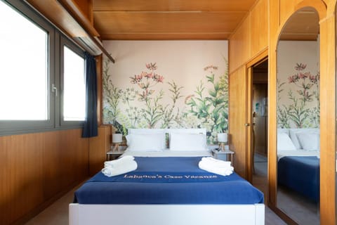Bed, Photo of the whole room, Bedroom, towels, wardrobe