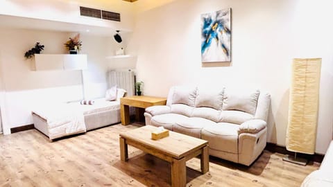La Vista Home Stay with Parking Apartment in Ajman