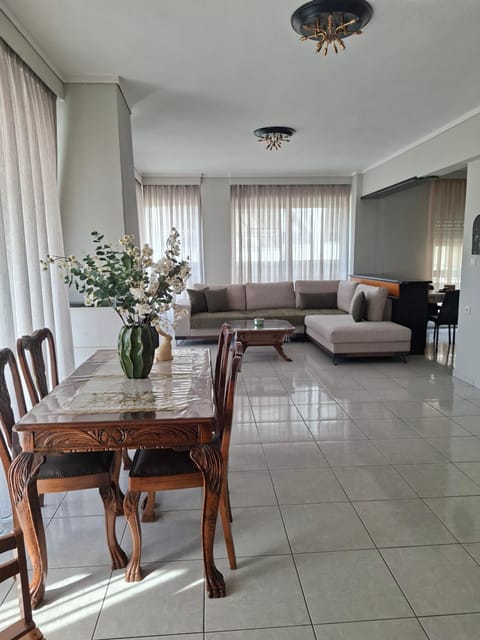 Living room, Seating area, Dining area