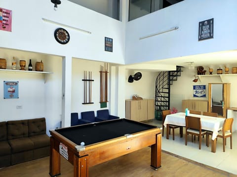 Billiard, Game Room