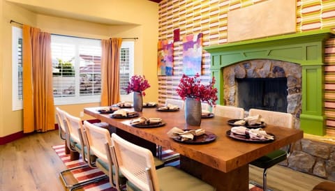 Sleeps 19 Pool Sport Court Putt Putt Gym House in Mesa