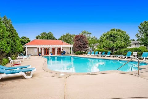 Northern Lights Condominiums - Blue Star Bliss Apartment in Douglas