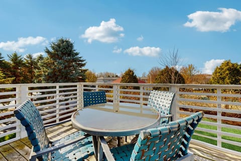 Northern Lights Condominiums - Blue Star Bliss Apartment in Douglas