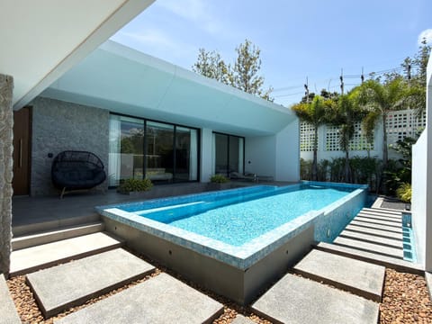 Day, Swimming pool, Swimming pool, sunbed
