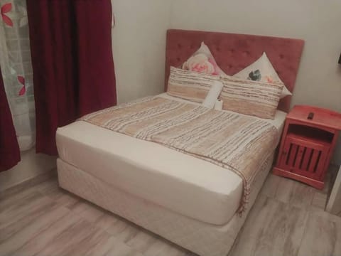 dreamweaver guesthouse Bed and Breakfast in Cape Town