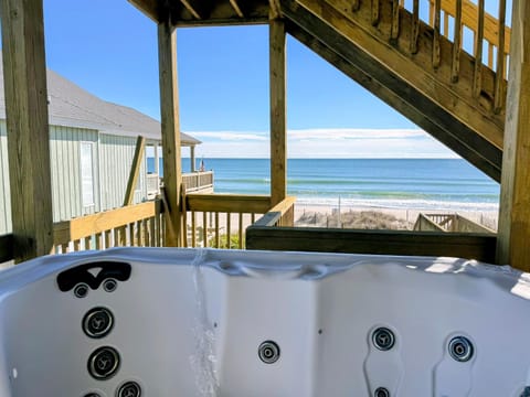 Day, Hot Tub, Balcony/Terrace, Beach, Sea view