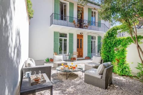 Patio, Garden view