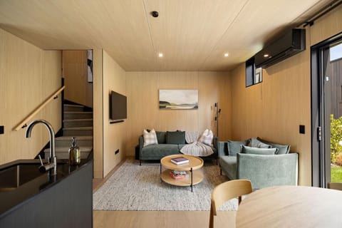 Living room, Diving