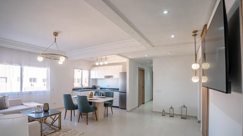 Kitchen or kitchenette, Living room, Dining area