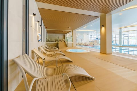 Pool view, Swimming pool, sunbed