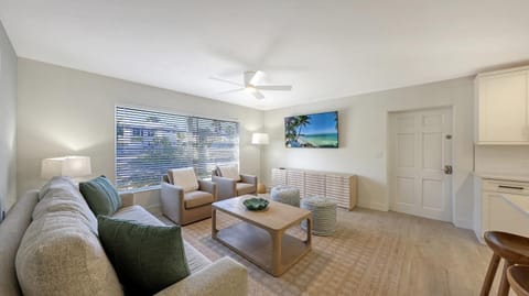 SKV 309 - Pool, Walk to Beach & Village! Apartment in Siesta Beach