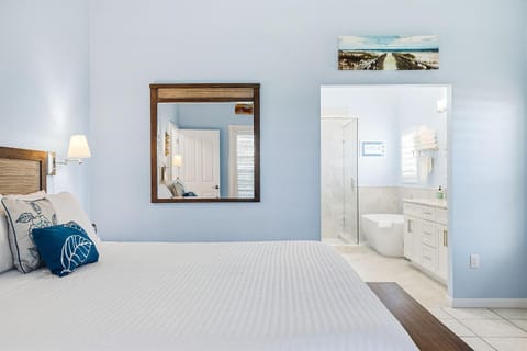 Island Hideaway - By Skyrun Anna Maria House in Holmes Beach