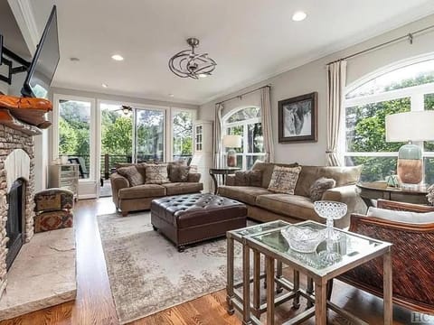 Riversong Falls House in Tennessee