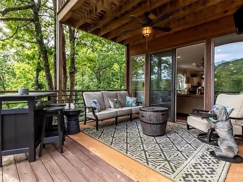 Riversong Falls House in Tennessee