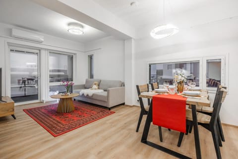 Seating area, Dining area