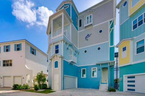 Luxury Group Escape in Cape Corals Cape Harbour! House in Cape Coral