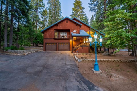 Apple Blossom Lodge-Family Friendly Cabin Cabin in Shaver Lake