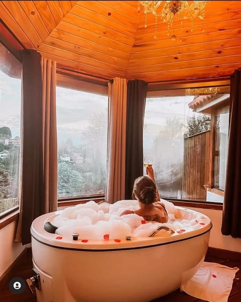 Natural landscape, Hot Tub, Mountain view, Bath