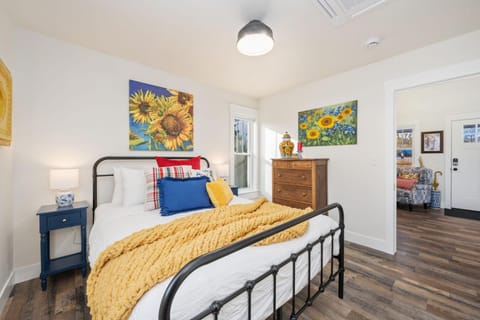 Bedroom, air conditioner