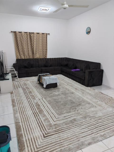 شقة غرفة وصالة لك بالكامل مساحة واسعة Apartment in Ajman
