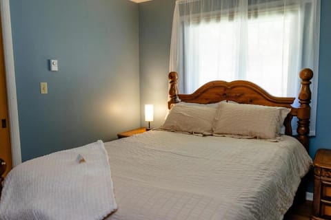 The Meadow- off Taconite Trail House in Tower