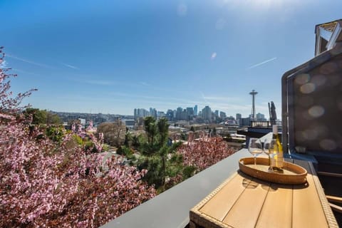 Queen Anne Secret Garden Space Needle & City Skylight View House in Queen Anne