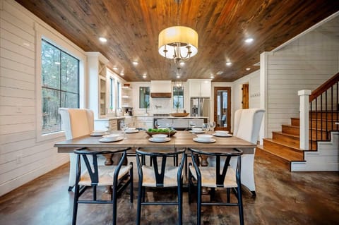 Amazing Views Hot Tub Fire Pit Dog Friendly House in Broken Bow