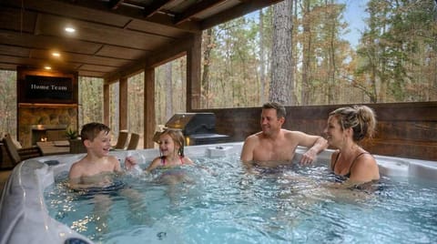 Amazing Views Hot Tub Fire Pit Dog Friendly House in Broken Bow