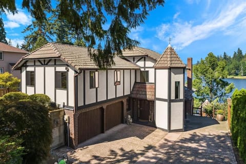 European White Castle on Lake Desire Private Dock House in Kent