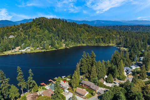 European White Castle on Lake Desire Private Dock House in Kent