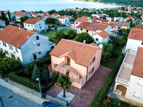 Property building, Neighbourhood, Bird's eye view, Street view, Location
