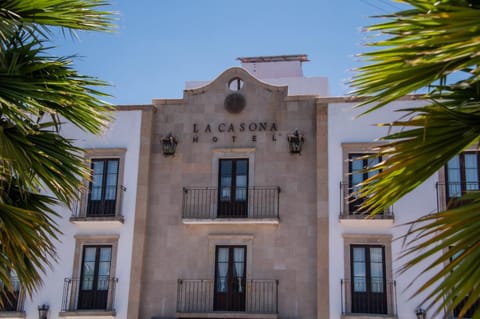 Facade/entrance