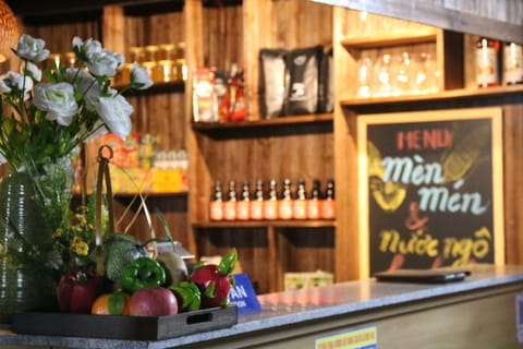 Lounge or bar, Drinks