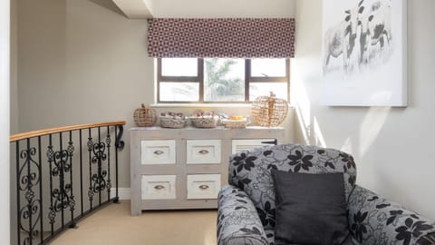 Lounge or bar, minibar