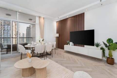Communal lounge/ TV room, TV and multimedia, Living room, Seating area, Dining area, Evening entertainment