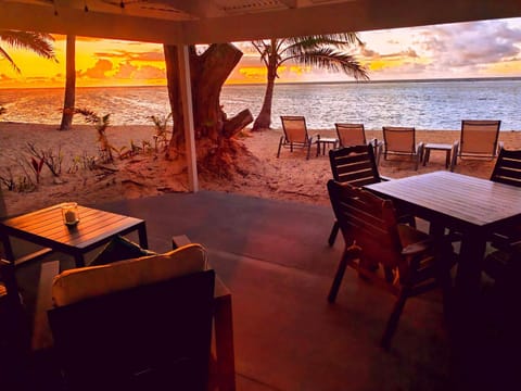 Patio, Dining area, Beach, Beach, Location, Sunrise, sunbed