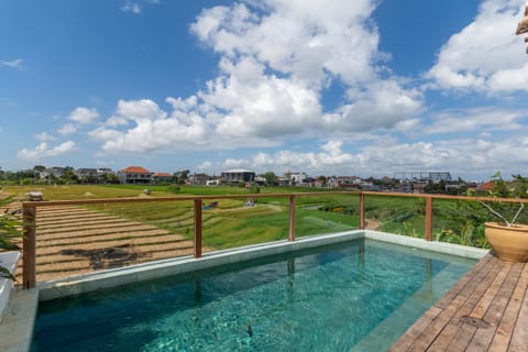 View (from property/room), City view, Pool view, Swimming pool