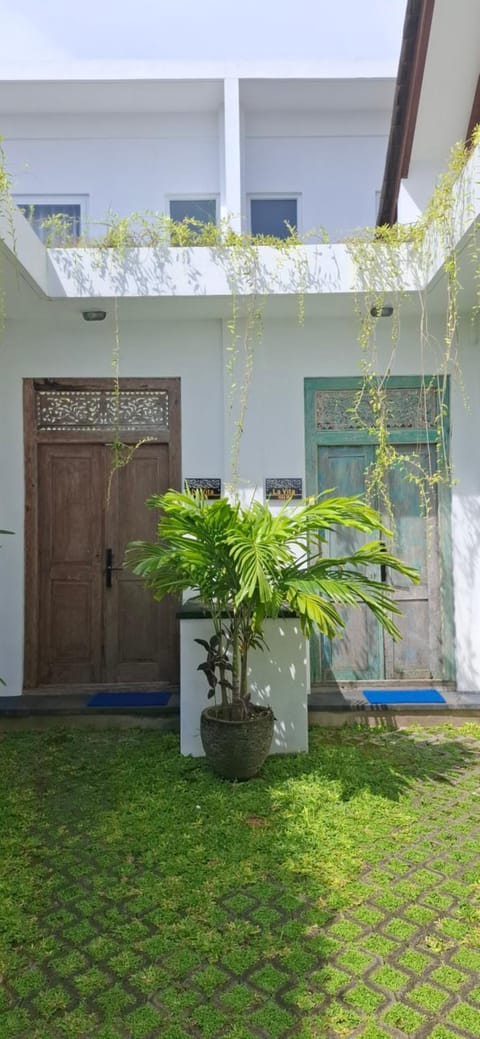 Property building, Day, Garden, Garden view