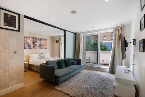 Living room, Photo of the whole room