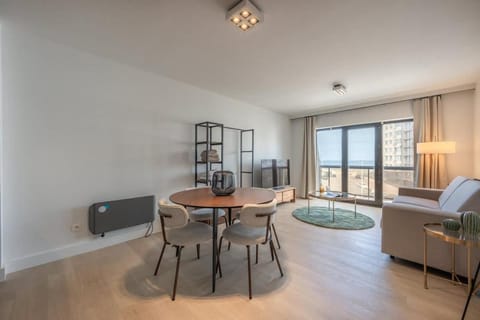 Living room, Photo of the whole room, Dining area