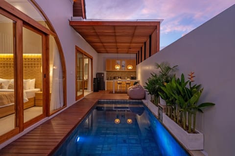 Swimming pool