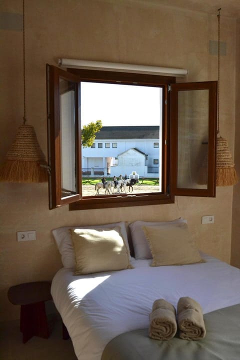 Bed, Natural landscape, Photo of the whole room, Bedroom, towels