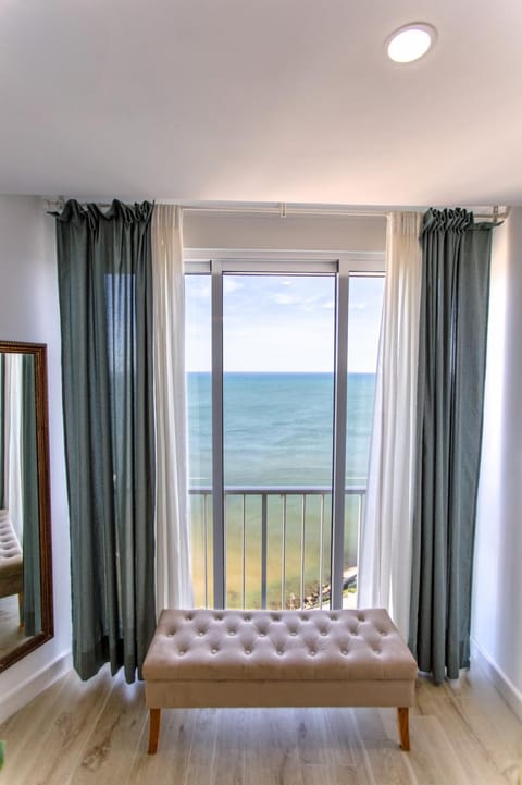 Natural landscape, Balcony/Terrace, Sea view